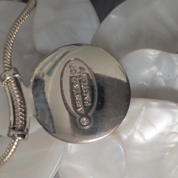 Ann Taylor Faux MOP Flower Lariat Necklace-Adjustable Length - Picture 2 of 6